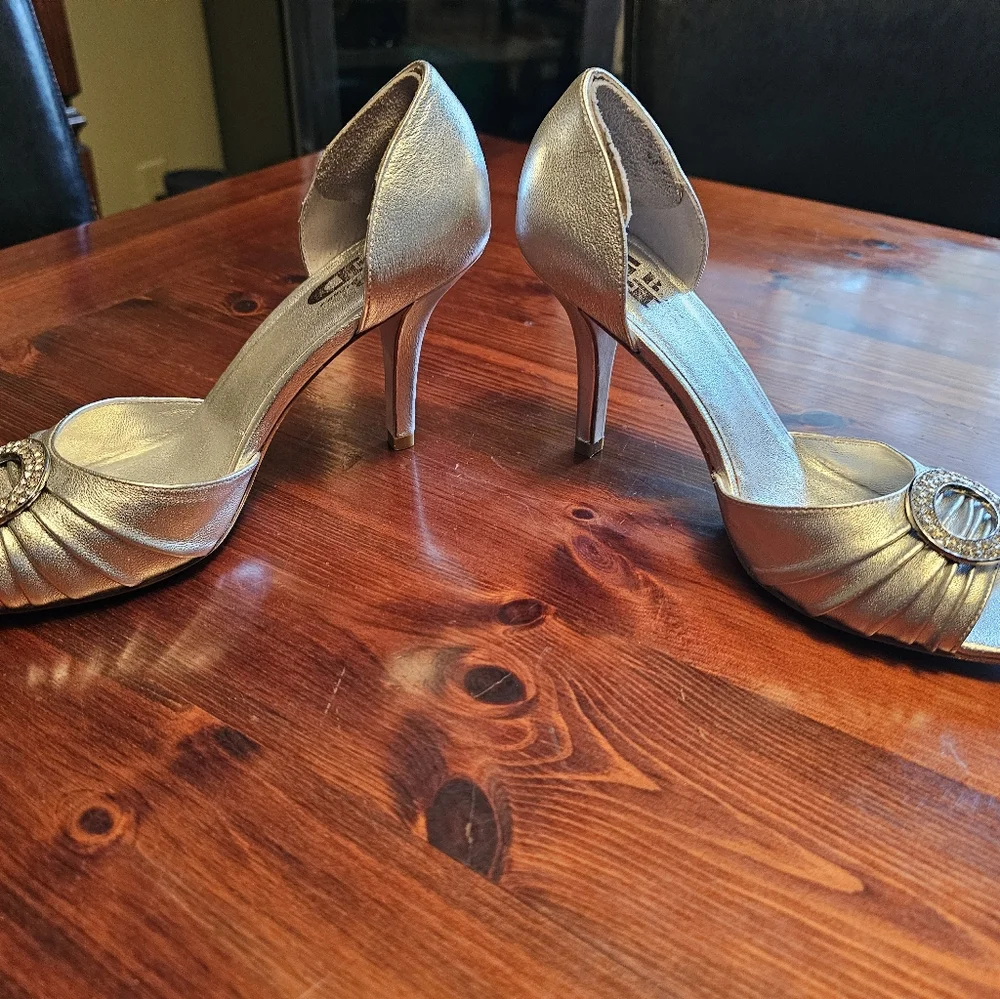 Elegant Silver Women's Open-Toe Heels‎ From Browns. Size 6.5 - Picture 3 of 9
